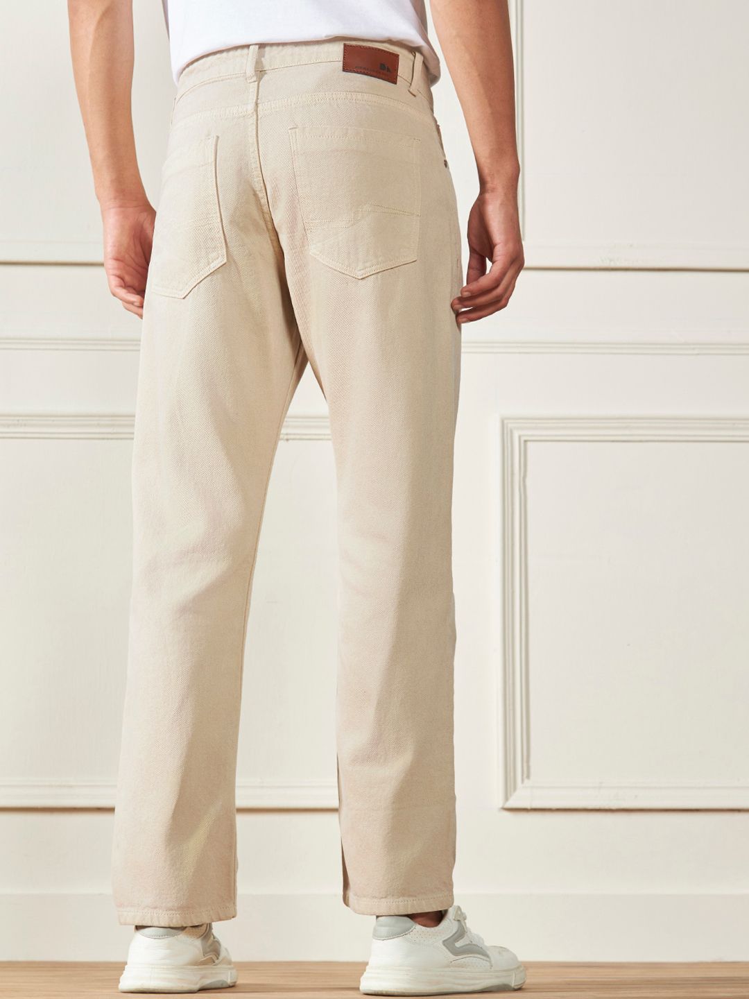 Men Relaxed Fit Clean Look Ecru Pure Cotton Jeans - Image 2