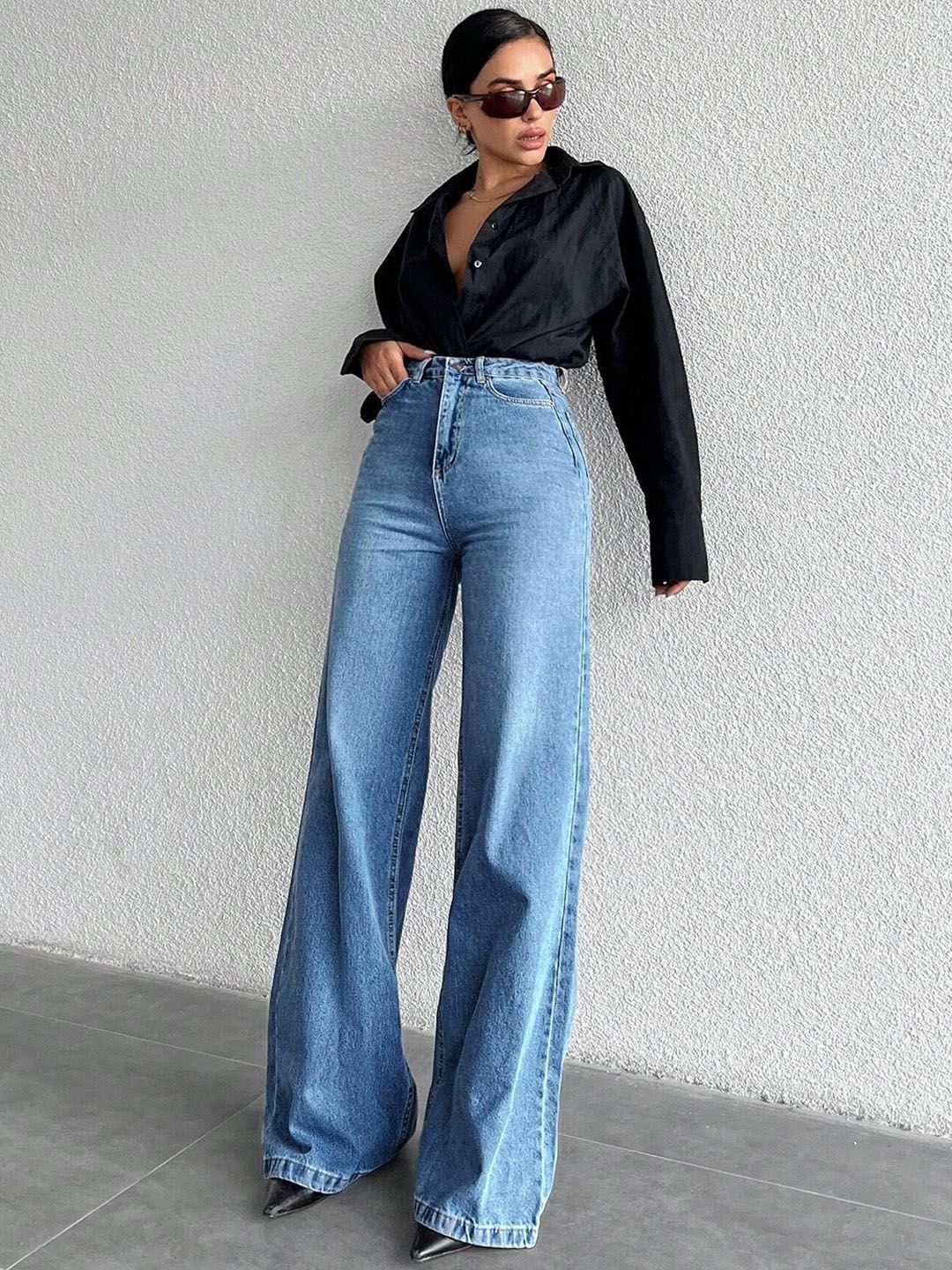 Women Comfort Regular Fit High-Rise Light Fade Stretchable Jeans - Image 2