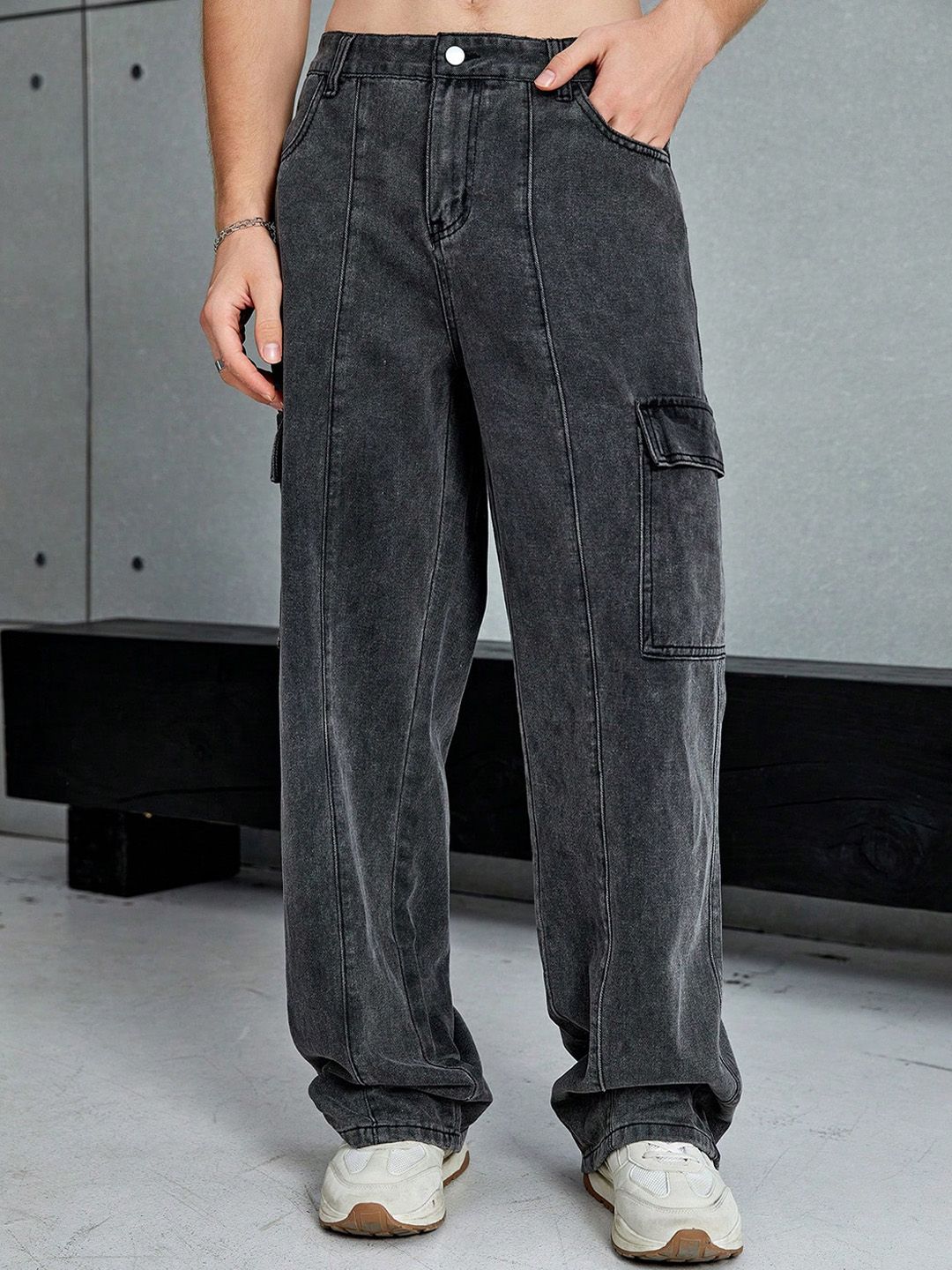 Men Low-Rise Stretchable Cargo Jeans - Image 2
