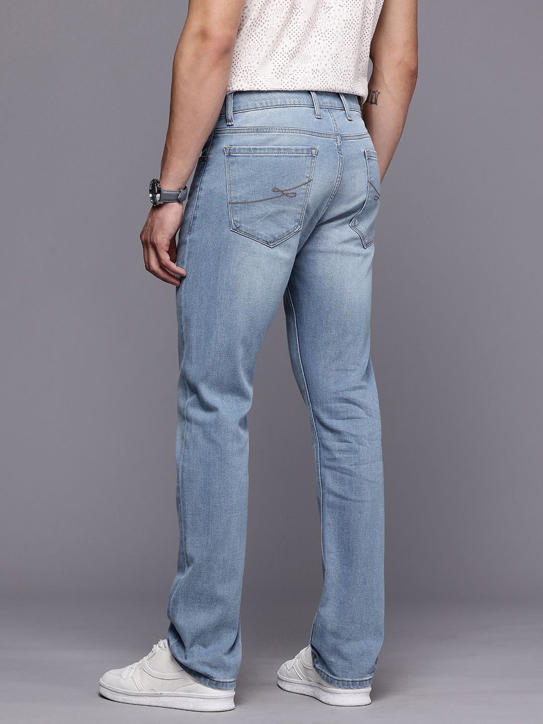 Men Regular Fit Mid-Rise Light Fade Stretchable Jeans - Image 3
