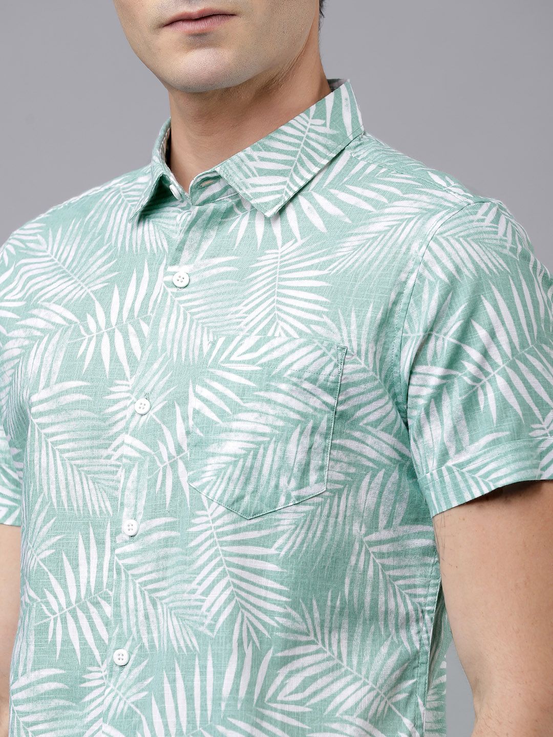 Men Green & White Slim Fit Printed Casual Shirt