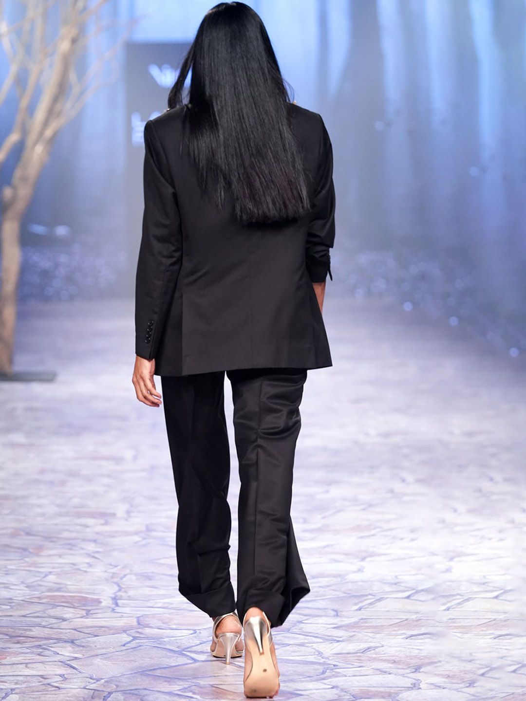 NIRMOOHA Carbon Embriodered Wool Blazer - Image 3