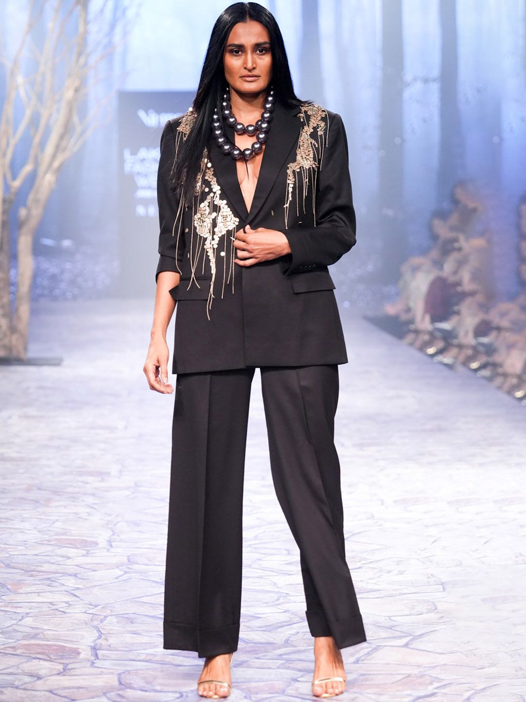 NIRMOOHA Carbon Embriodered Wool Blazer - Image 2