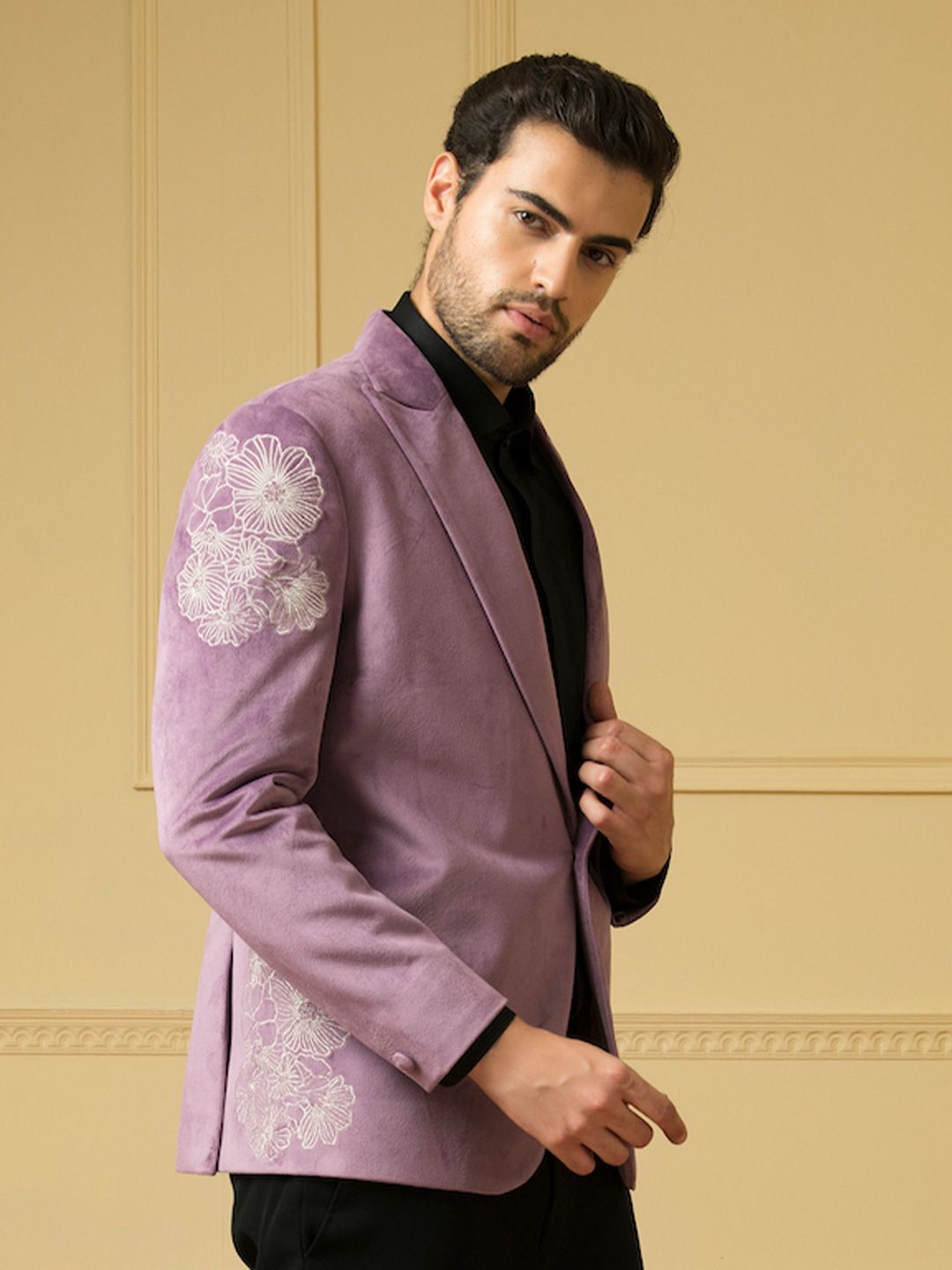 HILO DESIGN Savvy Comfort-Fit Peaked Lapel Collar Velvet Blazer - Image 2