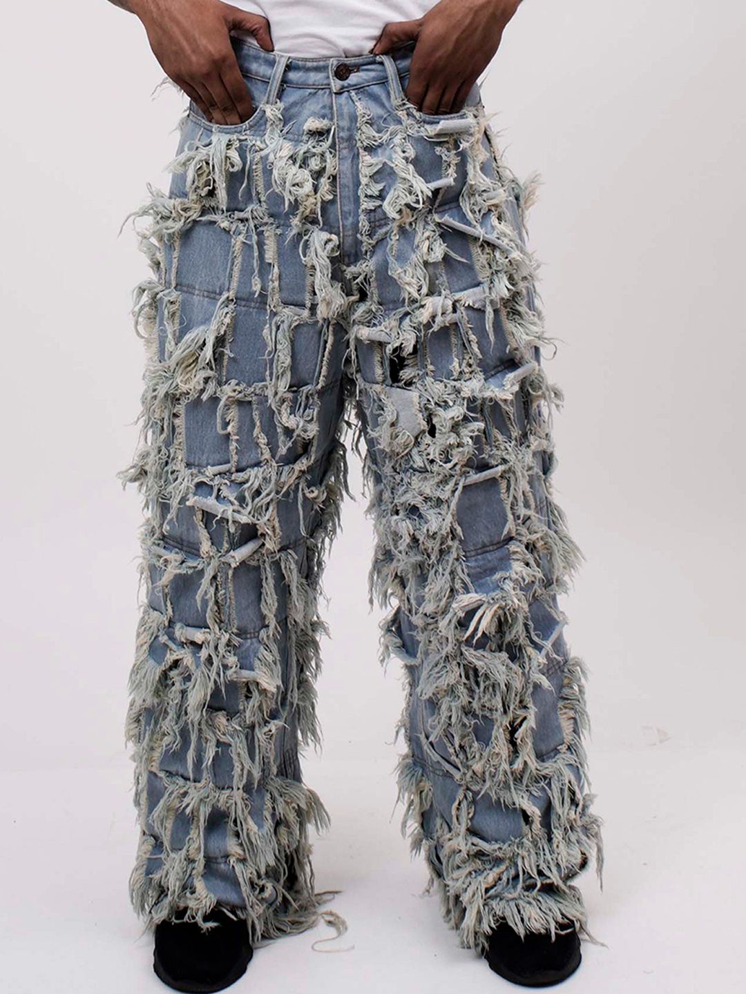 HUEMN 1000 Panel Distressed Jeans