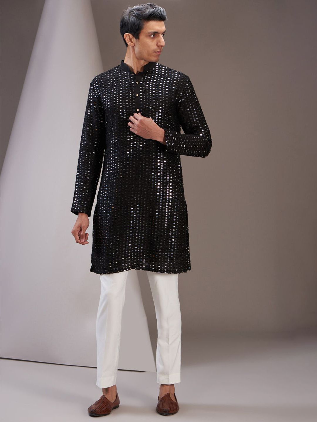 sven suits Geometric Embroidered Chikankari Mandarin Collar Straight Kurta
