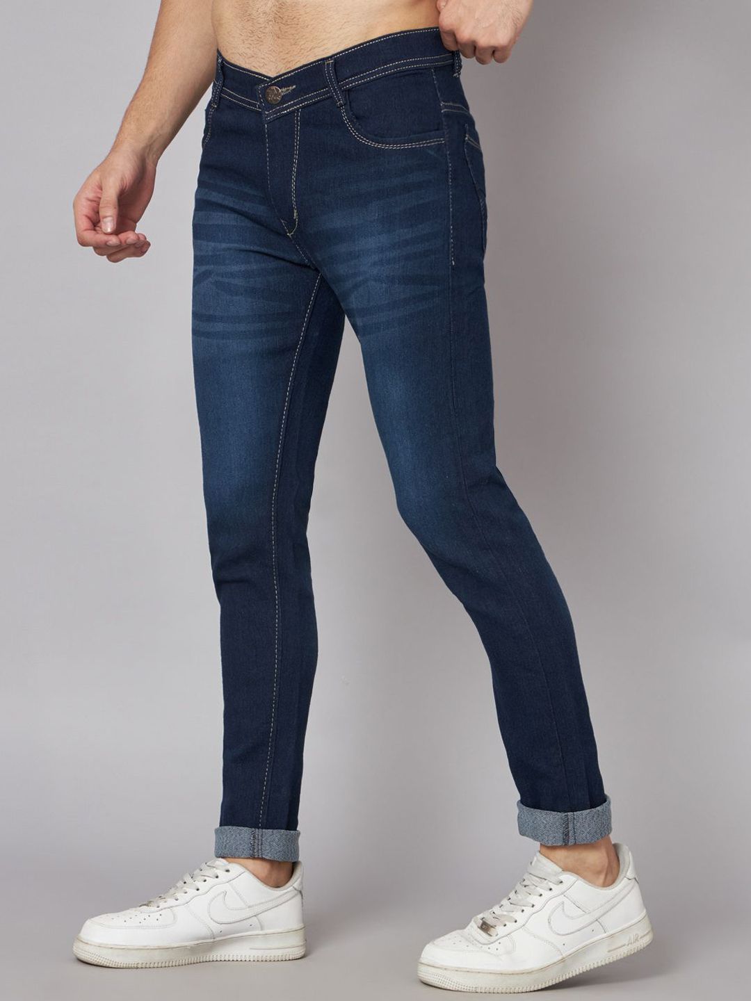 Men Classic Slim Fit Mid-Rise Light Fade Jeans - Image 3