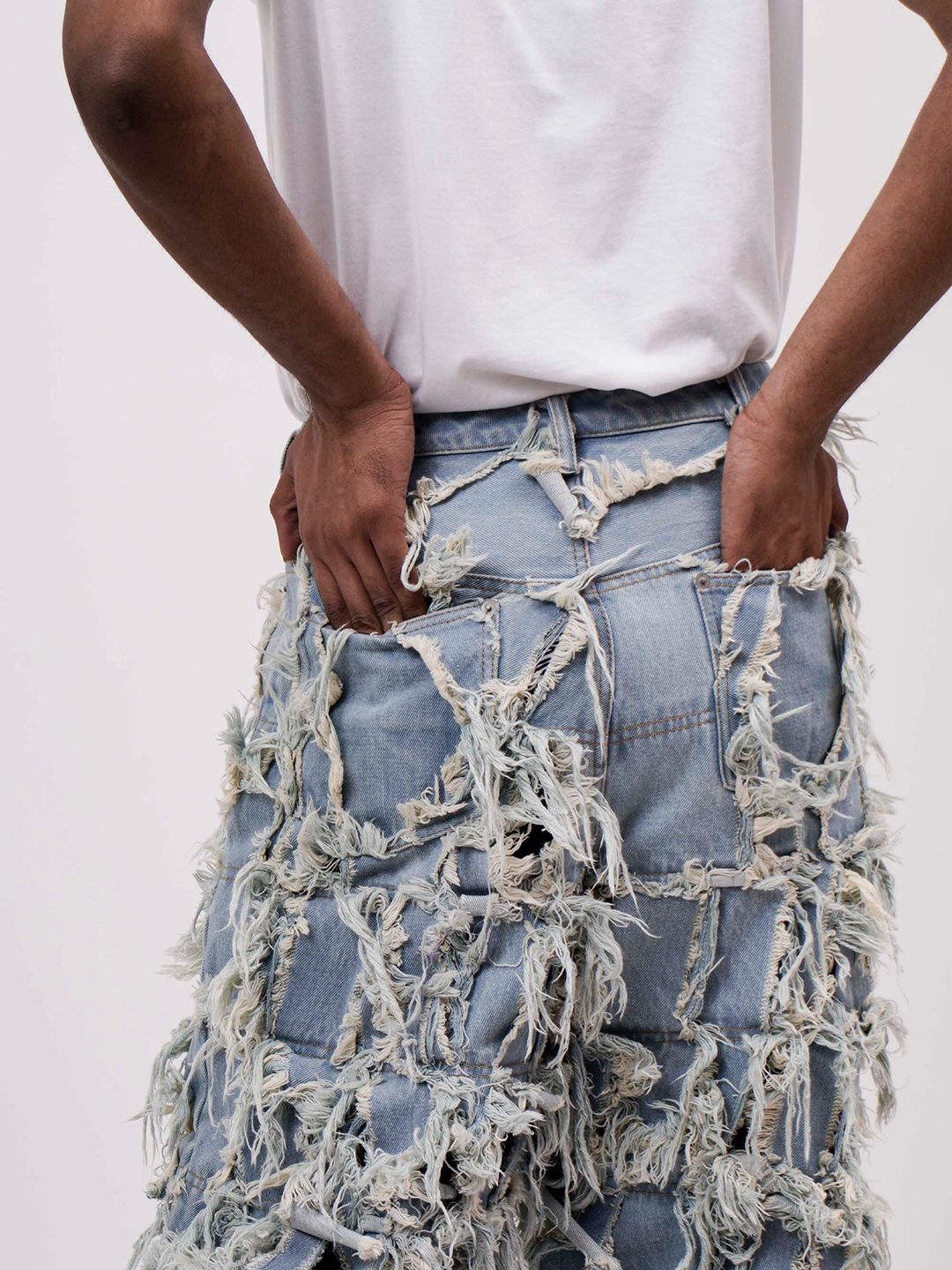 HUEMN 1000 Panel Distressed Jeans - Image 3