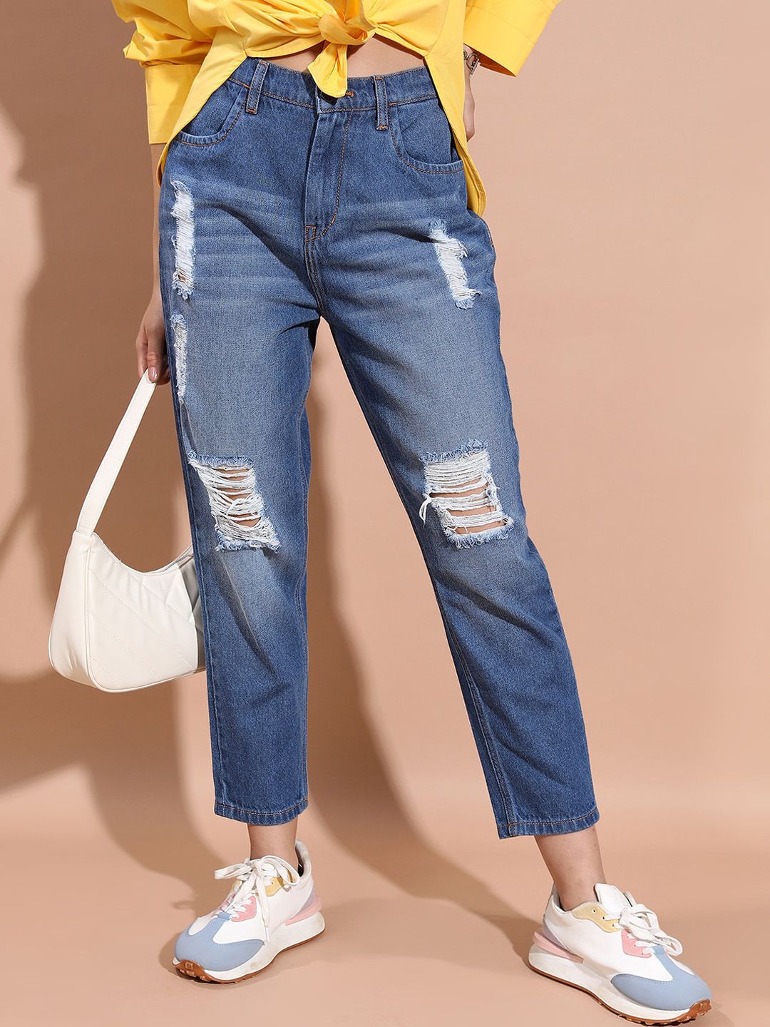 Women Mid-Rise Straight Fit Mildly Distressed Light Fade Jeans