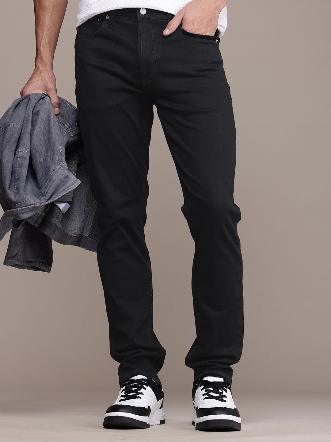 Calvin Klein Jeans Men Slim Fit Stretchable Jeans - Image 3