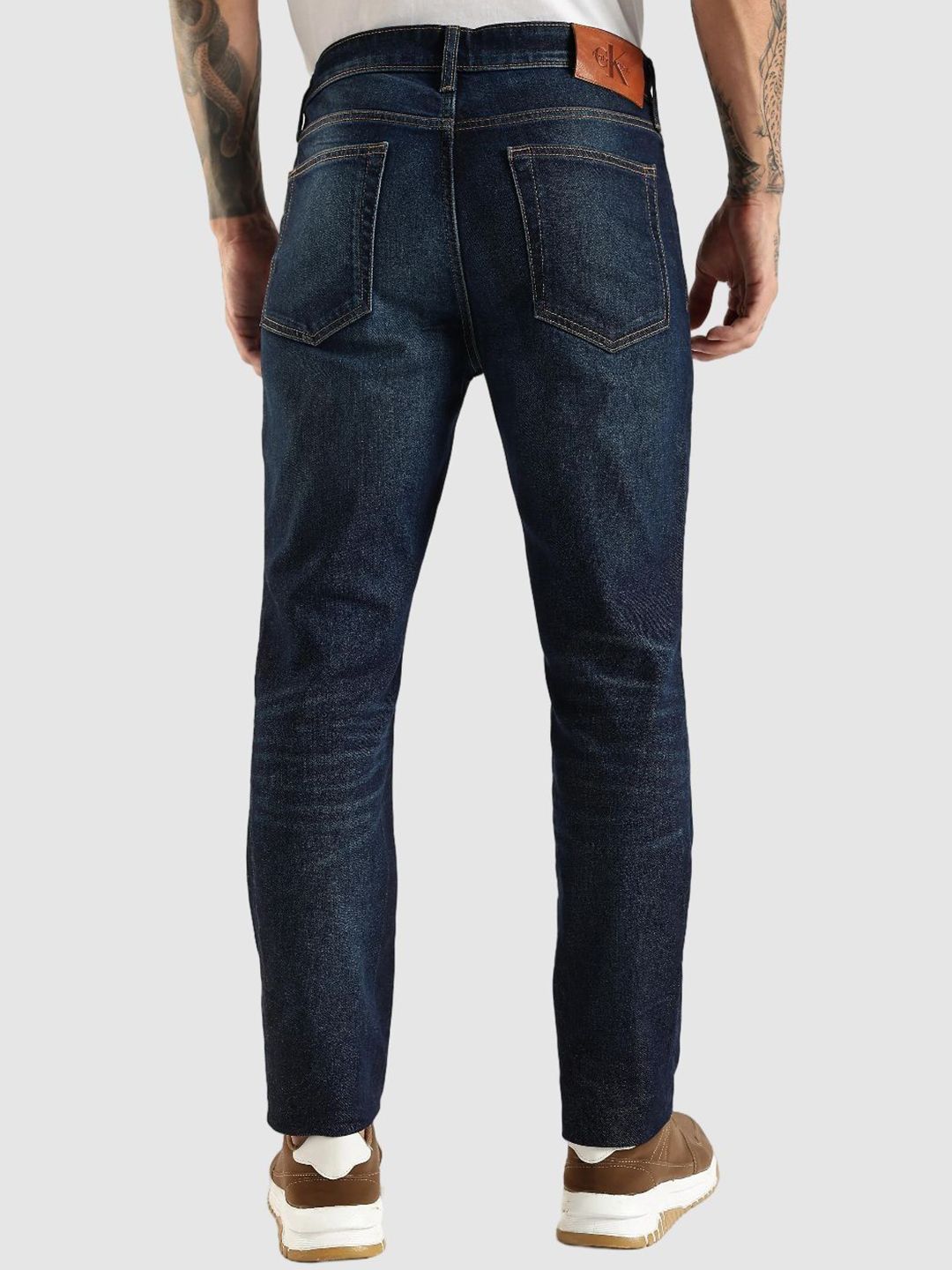 Calvin Klein Jeans Men Slim Fit Mid-Rise Light Fade Stretchable Jeans - Image 2