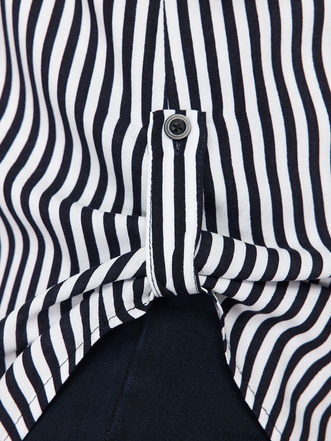 Women Oversized Fit Spread Collar Vertical Striped Casual Shirt - Image 2