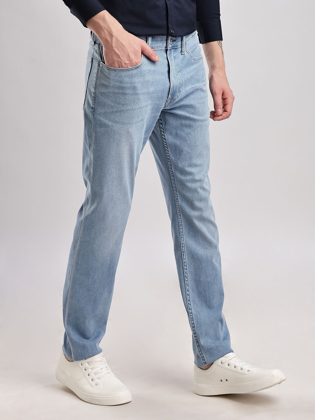 Men Urban Slim Slim Fit Light Fade Stretchable Jeans - Image 2