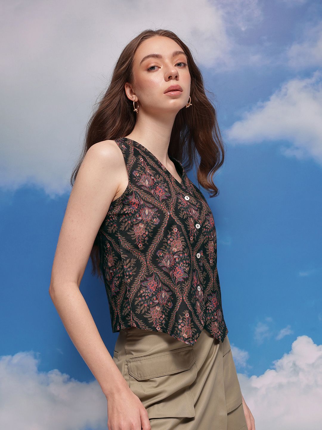 Indie Floral Printed Vest - Image 3